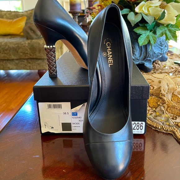 Chanel Shoes Pumps Heels CC Logo Pearls  New  100% Authentic - Picture 2 of 15